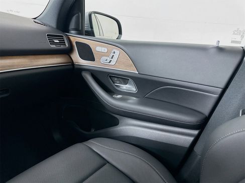 Used 2025 Mercedes-Benz GLE 350 4MATIC image 26