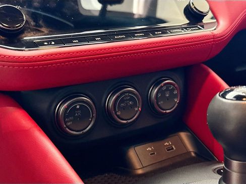 Used 2025 Nissan Z Performance w/ Floor Mat Package image 13