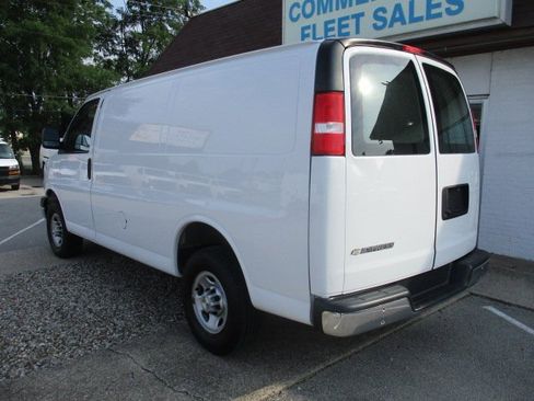 Used 2022 Chevrolet Express 2500 w/ Driver Convenience Package image 8