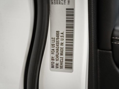 New 2025 Jeep Grand Cherokee Altitude image 37