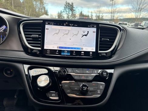 New 2026 Chrysler Pacifica Select image 23
