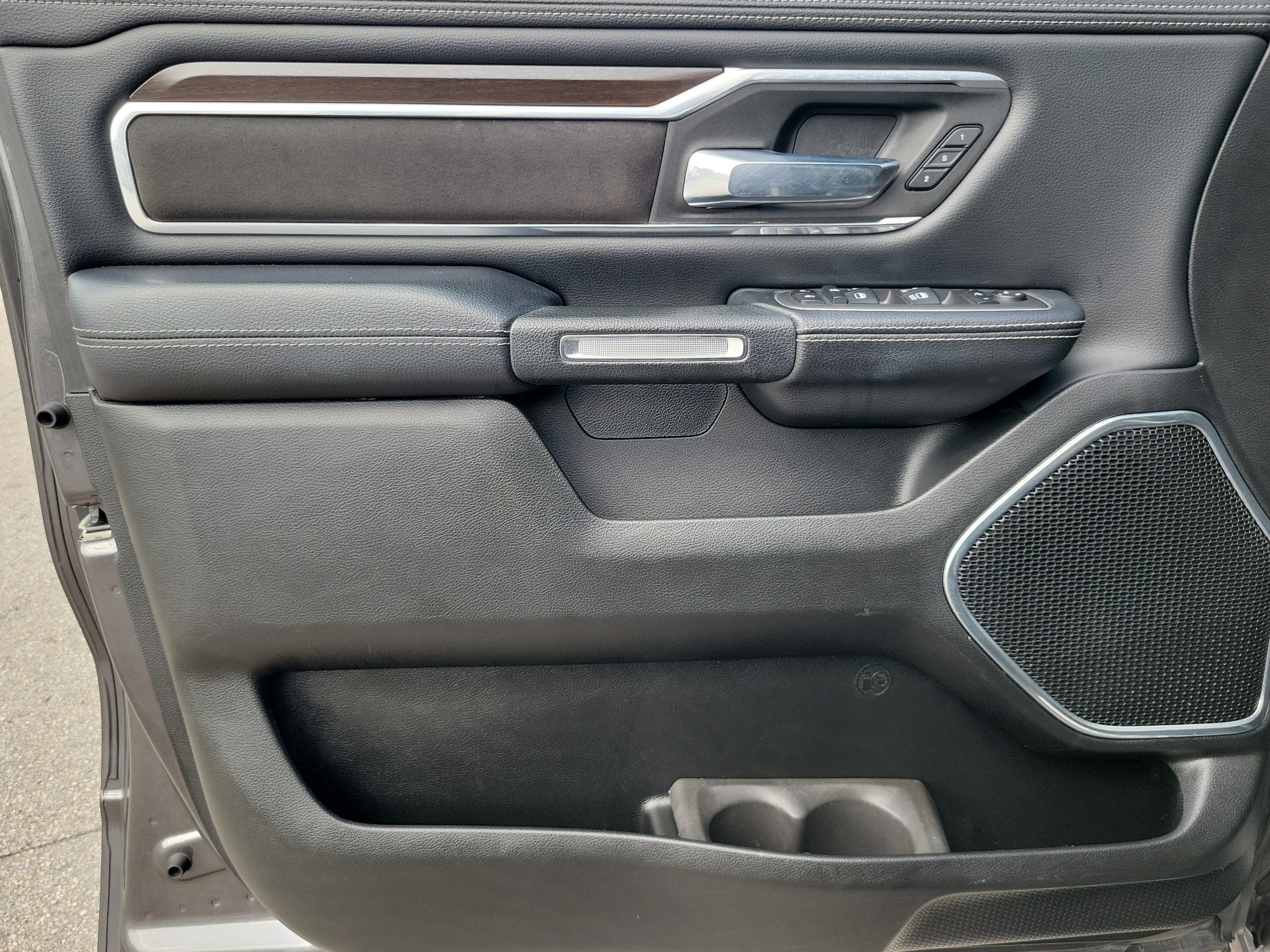 Used 2022 RAM 1500 Laramie RWD image 22