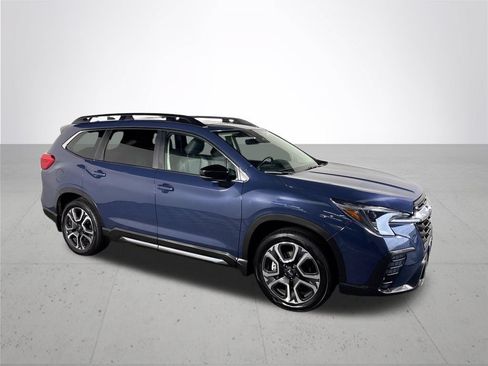 Used 2024 Subaru Ascent Limited w/ Technology Package AWD/4WD image 4