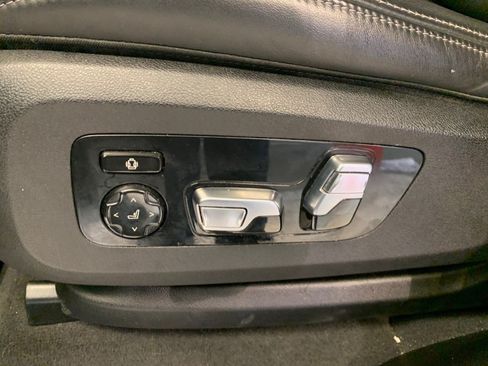 Used 2024 BMW X7 M60i AWD/4WD image 19