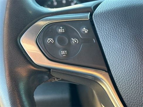 Used 2023 Chevrolet Traverse LT image 31