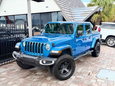 Used 2022 Jeep Gladiator Sport AWD/4WD image 2