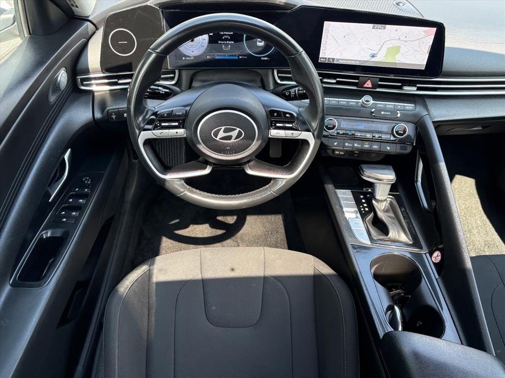 Certified 2025 Hyundai Elantra SEL FWD image 21