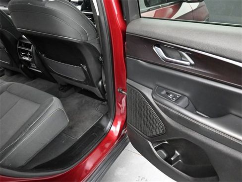 Used 2023 Jeep Grand Cherokee Laredo image 20