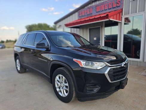 Used 2021 Chevrolet Traverse LS FWD image 5