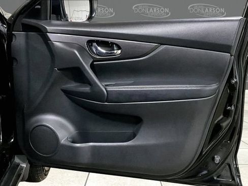 Used 2019 Nissan Rogue SV AWD/4WD image 12