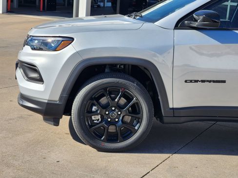 New 2026 Jeep Compass Latitude image 10