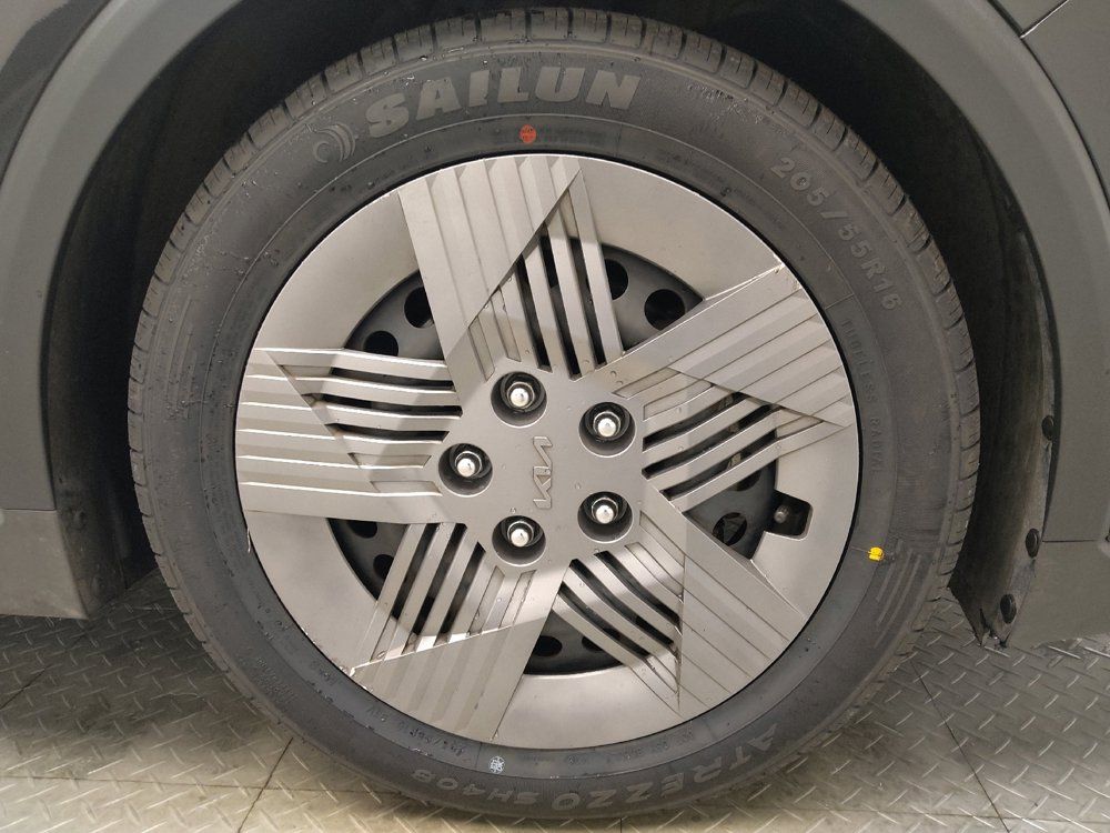 Used 2025 Kia K4 FWD image 31
