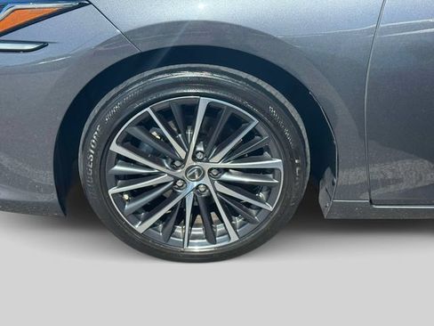 Used 2023 Lexus ES 350 w/ Premium Package FWD image 10