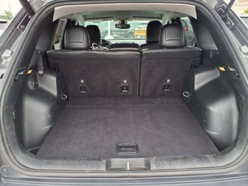 Used 2019 Jeep Cherokee Trailhawk image 11