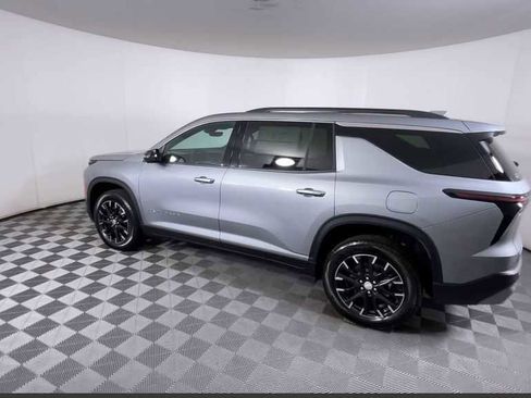 New 2026 Chevrolet Traverse LT w/ Sun and Wheel Package image 11