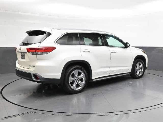 Used 2018 Toyota Highlander Limited AWD/4WD image 4
