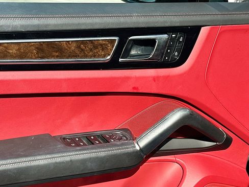 Used 2023 Porsche Cayenne image 18