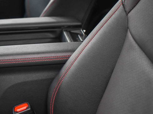 Used 2025 Toyota Sienna XSE w/ XSE Premium Package image 20