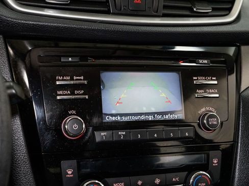 Used 2015 Nissan Rogue SV image 13