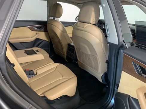 Used 2019 Audi Q8 Prestige image 34