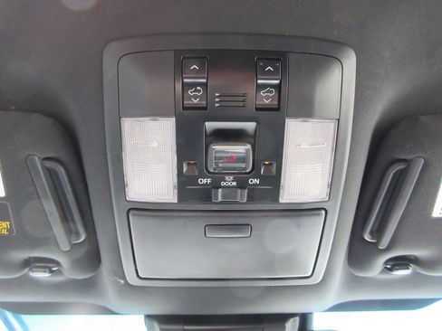 Used 2022 Lexus GX 460 Premium w/ Premium Package AWD/4WD image 18