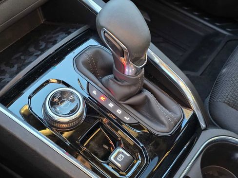 New 2026 GMC Canyon Elevation w/ Convenience Package image 32