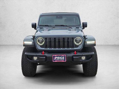 Used 2025 Jeep Wrangler Unlimited Rubicon image 2