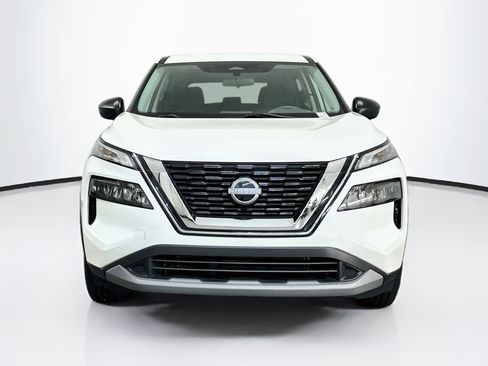 Used 2023 Nissan Rogue S AWD/4WD image 2