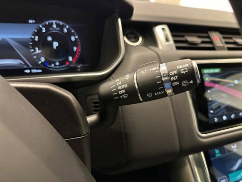 Used 2019 Land Rover Range Rover Sport HSE AWD/4WD image 18