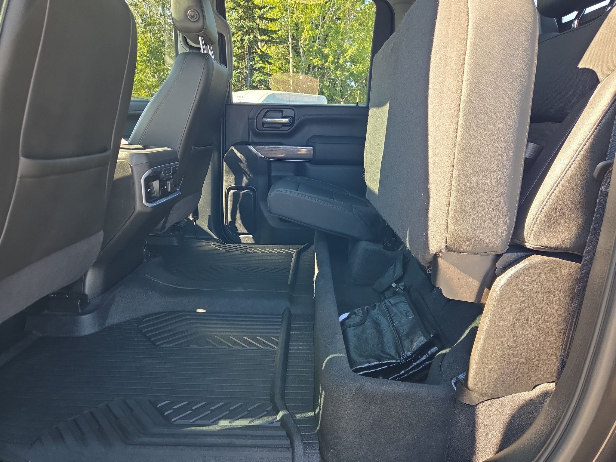 Used 2020 Chevrolet Silverado 2500 LTZ w/ LTZ Plus Package AWD/4WD image 17