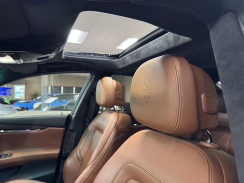 Used 2014 Maserati Quattroporte GTS image 13