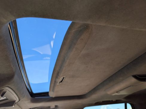 Used 2018 Cadillac Escalade Platinum image 10