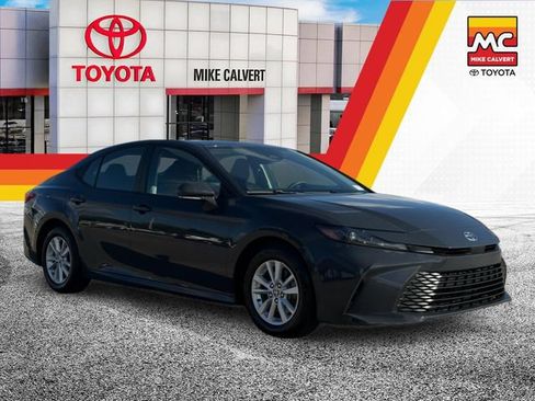 Used 2025 Toyota Camry LE FWD image 7