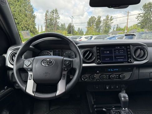 Used 2021 Toyota Tacoma TRD Off-Road AWD/4WD image 20