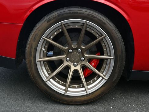 Used 2016 Dodge Challenger SRT Hellcat RWD image 12
