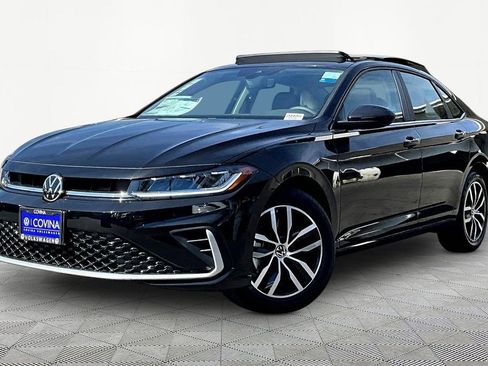 New 2026 Volkswagen Jetta SE image 3