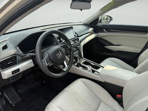 Used 2018 Honda Accord EX image 11
