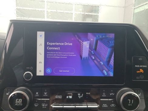 Used 2024 Toyota Highlander XLE image 30