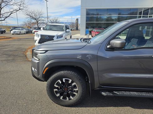 Used 2024 Nissan Frontier PRO-4X w/ Technology Package image 2