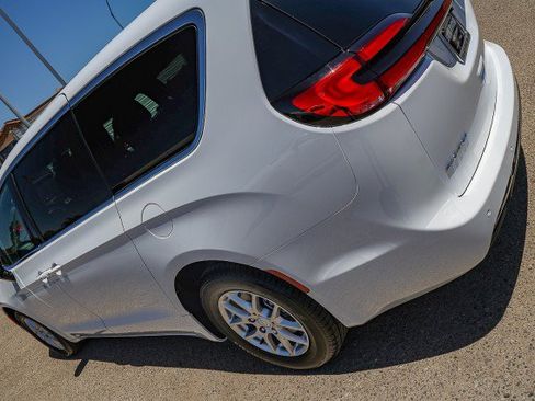 New 2026 Chrysler Pacifica Select FWD image 8