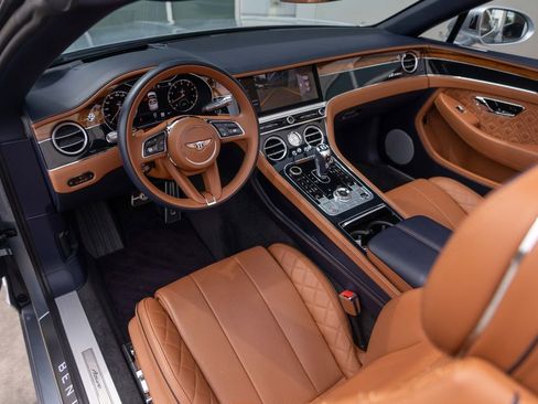 Certified 2023 Bentley Continental GT Azure AWD/4WD image 32
