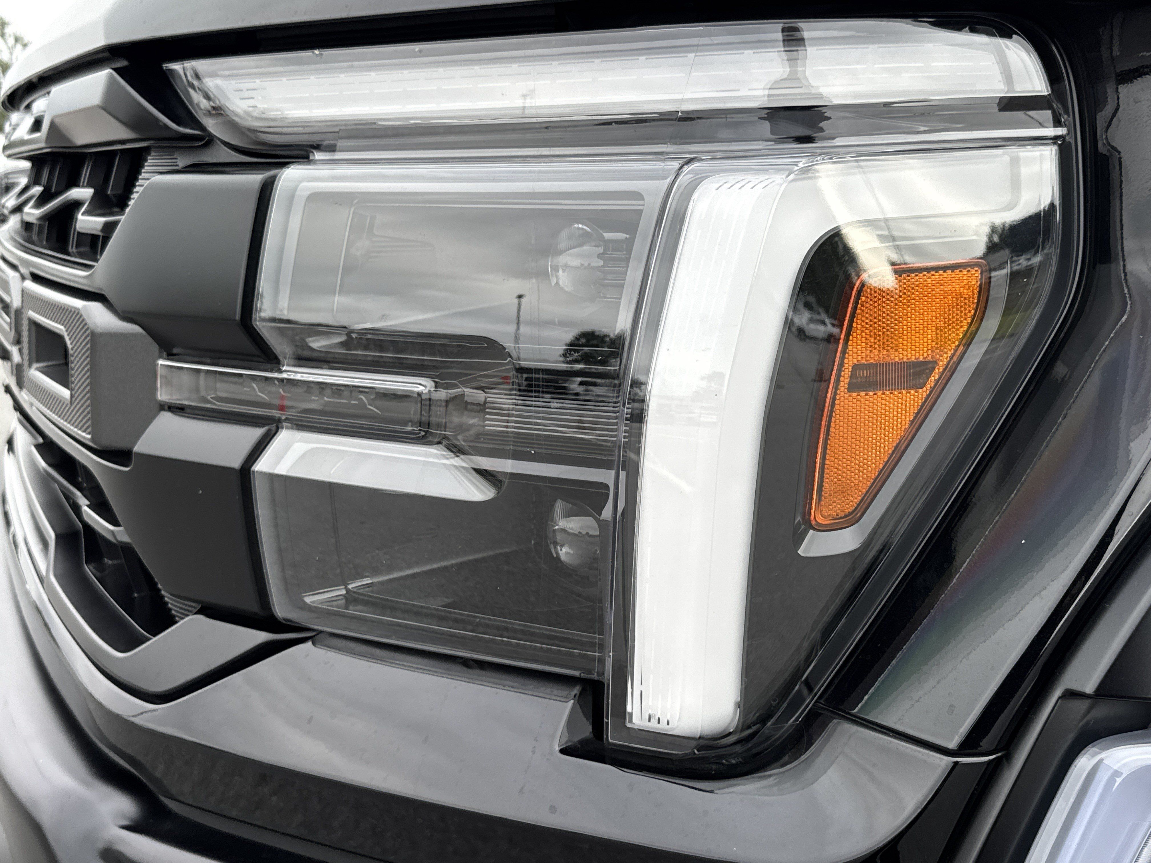 Used 2025 Ford F150 Raptor AWD/4WD image 6