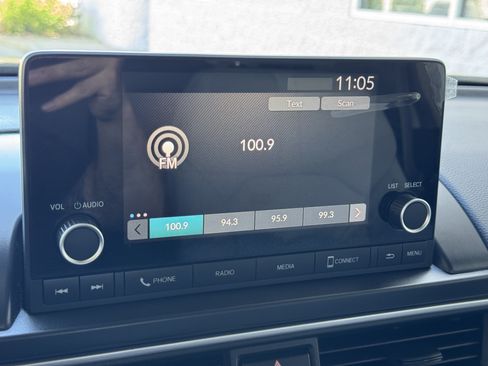 Used 2024 Honda Pilot LX image 27