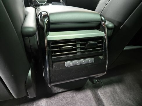 Used 2025 Land Rover Range Rover Sport SE image 37