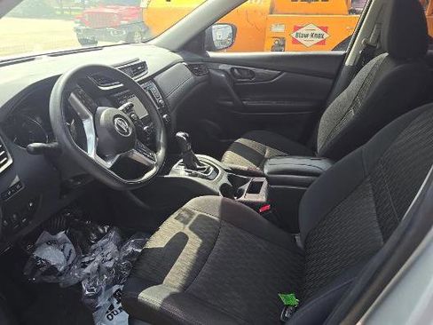 Used 2019 Nissan Rogue S FWD image 4