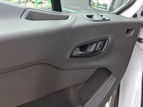 Used 2025 Ford Transit 250 148 Medium Roof RWD image 13