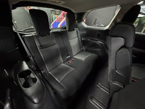 Used 2018 Nissan Pathfinder S image 21