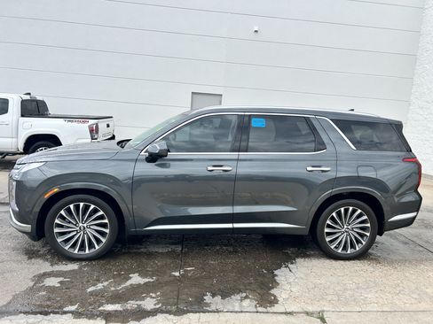 Used 2023 Hyundai Palisade Calligraphy AWD/4WD image 2