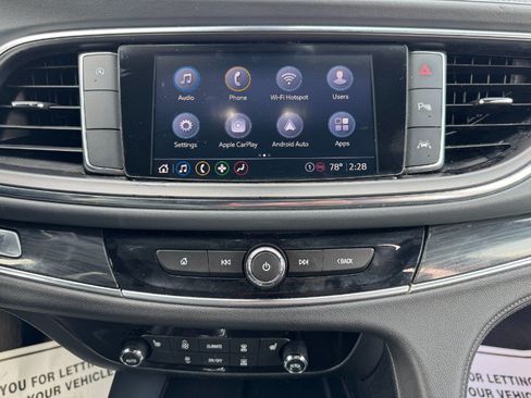 Used 2022 Buick Enclave Essence FWD image 22