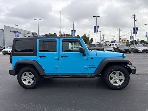 Used 2017 Jeep Wrangler Unlimited Sport w/ Quick Order Package 24S AWD/4WD image 4
